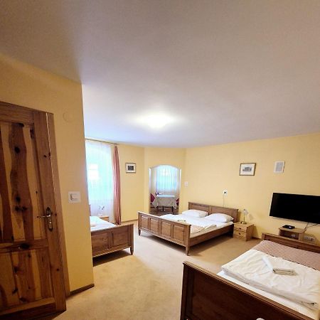 Palacyk Budget Legnica Exteriör bild