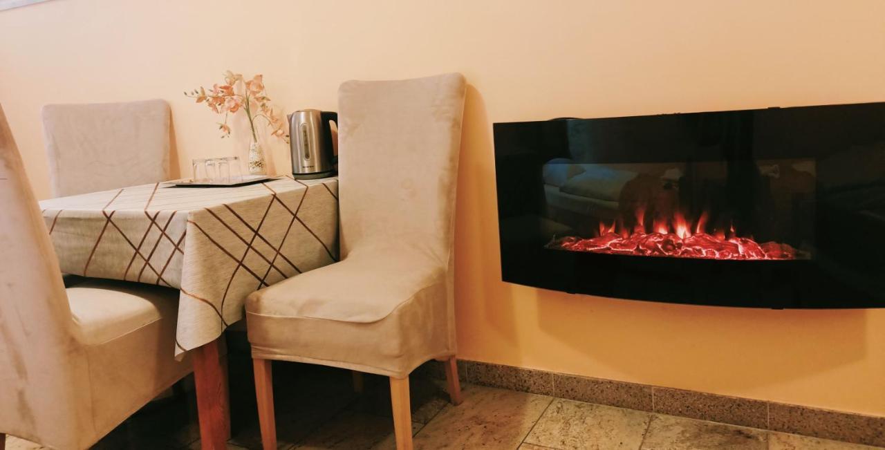 Palacyk Budget Legnica Exteriör bild